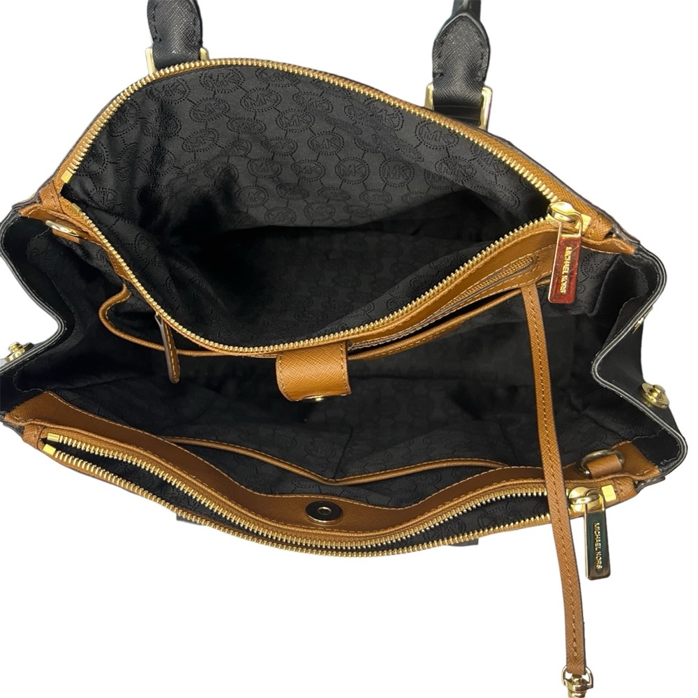 Color Block Tote w/ wallet with Optional Crossbody Strap - Picture 8 of 10